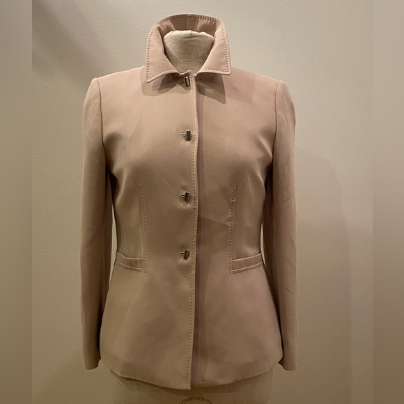 Tahari Womens Tan Blazer w Silver Buttons & Brown Contrast Stitching / Size 6 - Picture 1 of 15